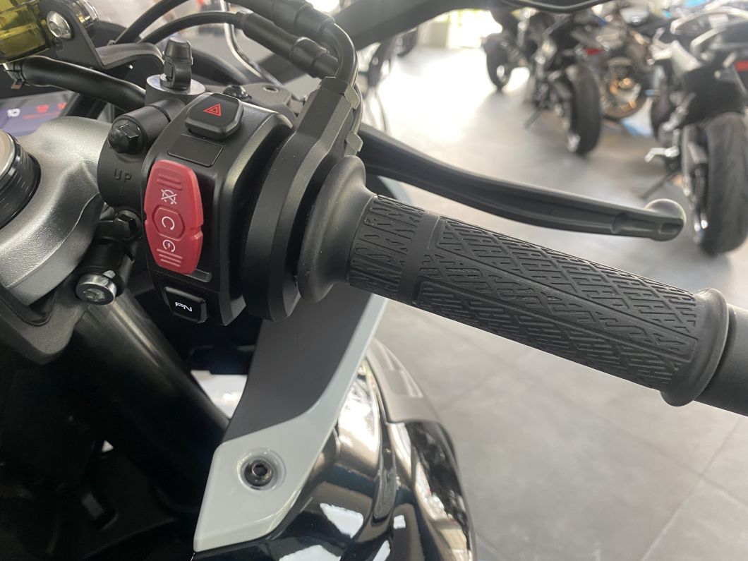 Moto CFMOTO 675 SR-R