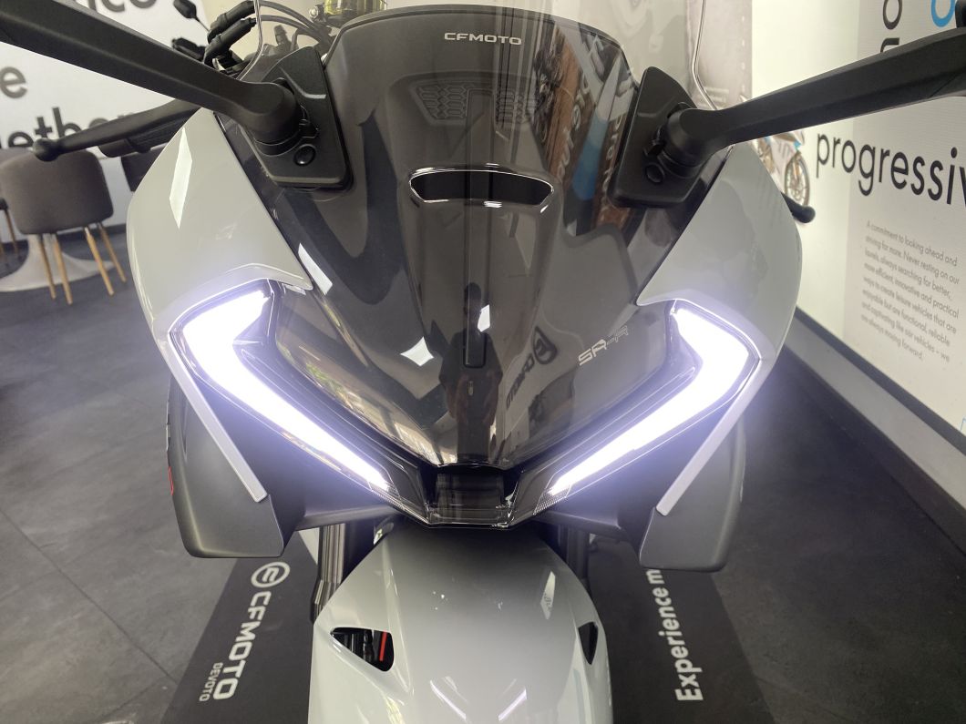 Moto CFMOTO 675 SR-R