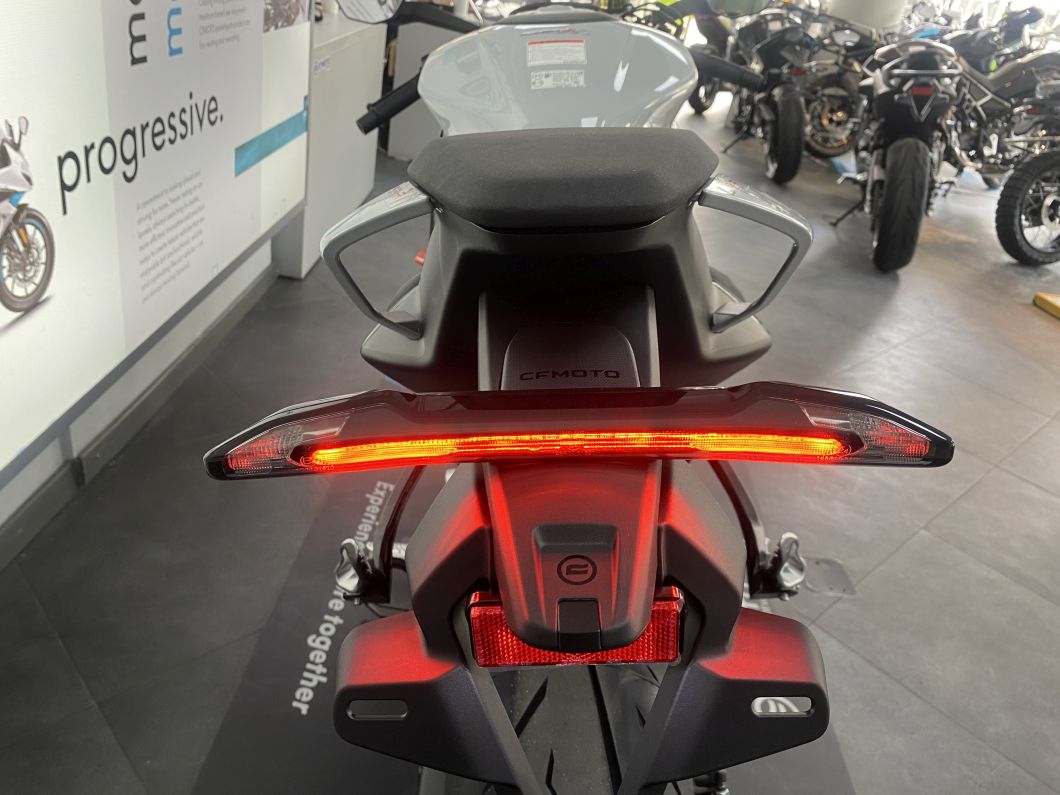 Moto CFMOTO 675 SR-R