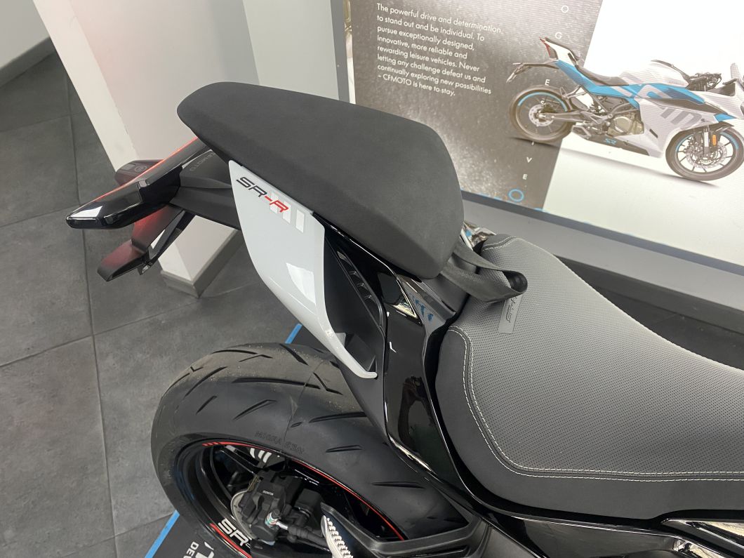 Moto CFMOTO 675 SR-R