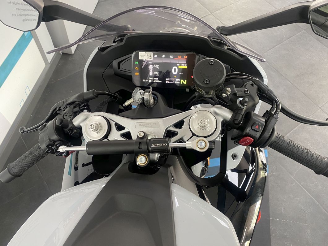 Moto CFMOTO 675 SR-R