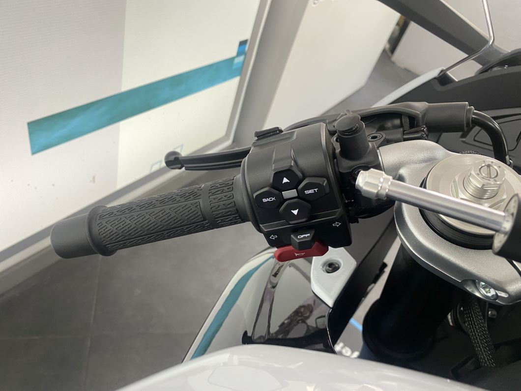 Moto CFMOTO 675 SR-R