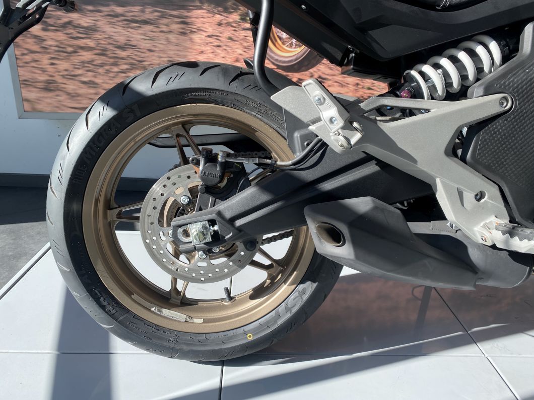 Moto CFMOTO 700 MT