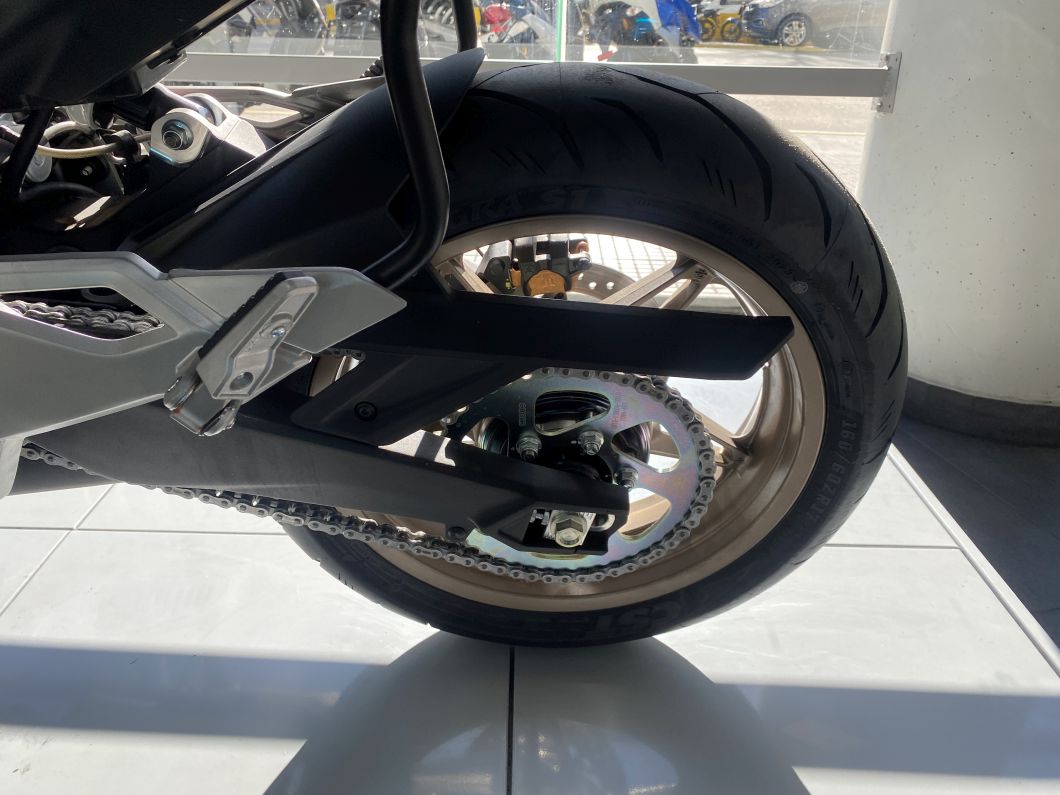 Moto CFMOTO 700 MT