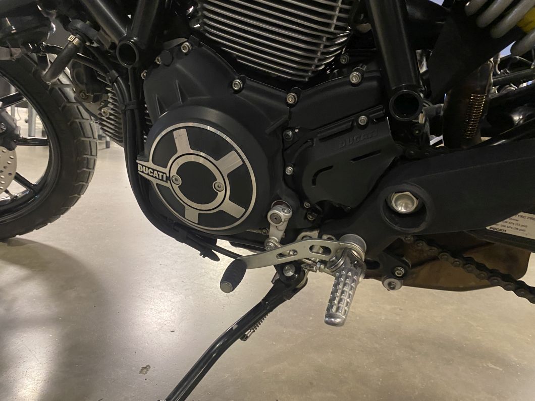 Moto Ducati Scrambler 400 usado 2017 con 9800 km 1M
