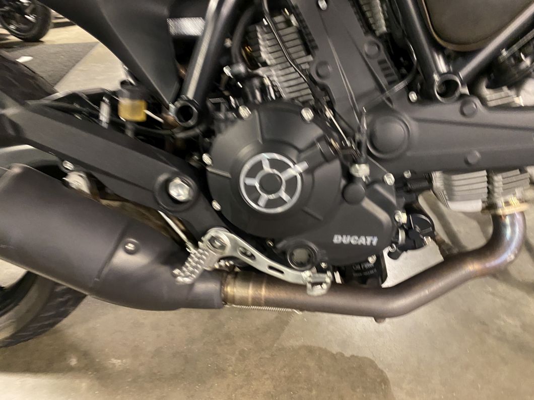 Moto Ducati Scrambler 400 usado 2017 con 9800 km 1M