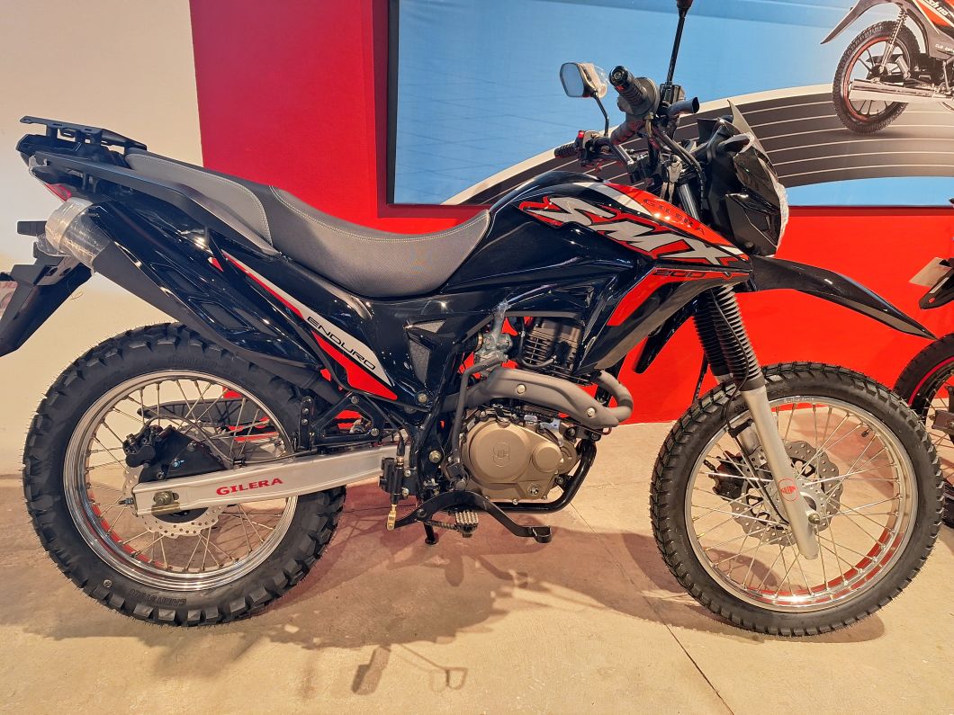 Moto Gilera SMX 200 Enduro 2025