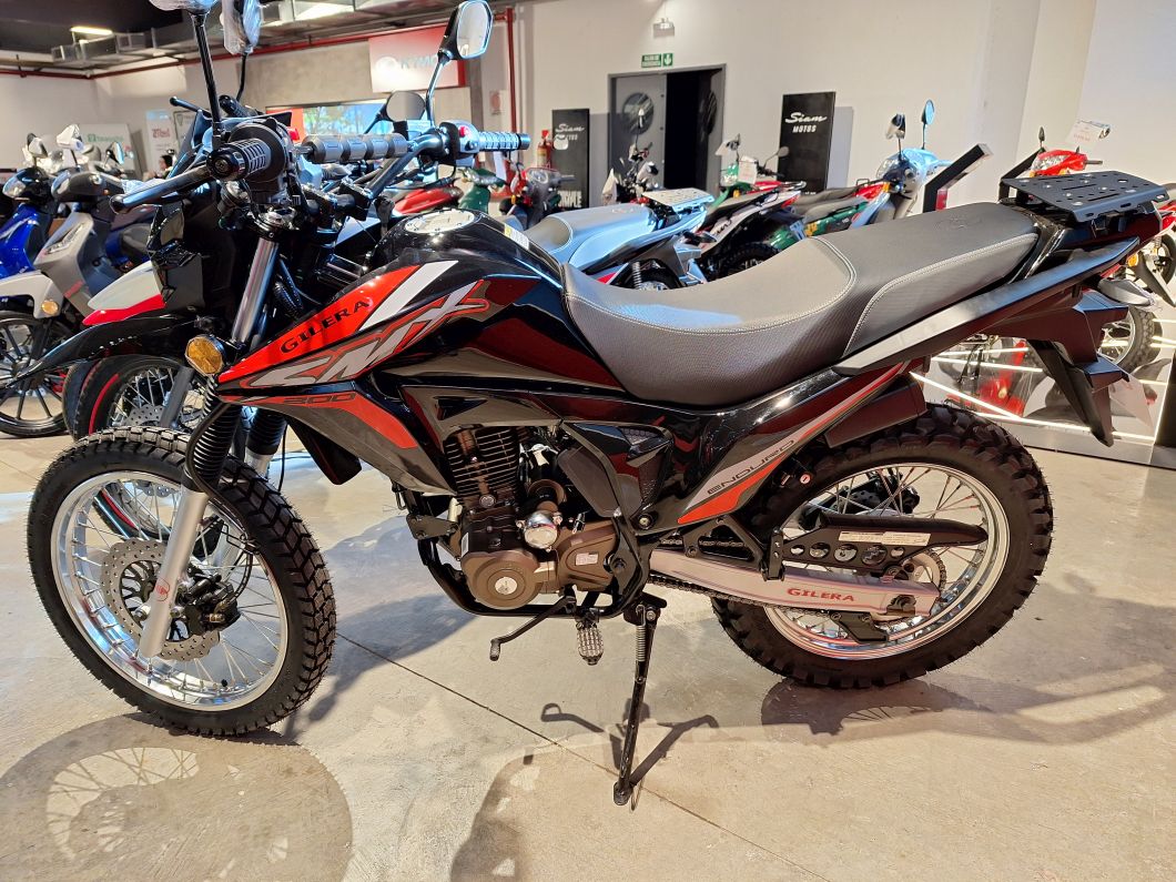 Moto Gilera SMX 200 Enduro 2025