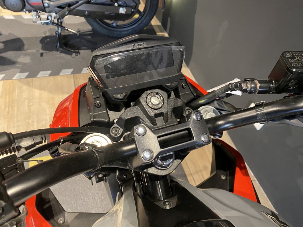Moto Hero Hunk 125 R 2026 