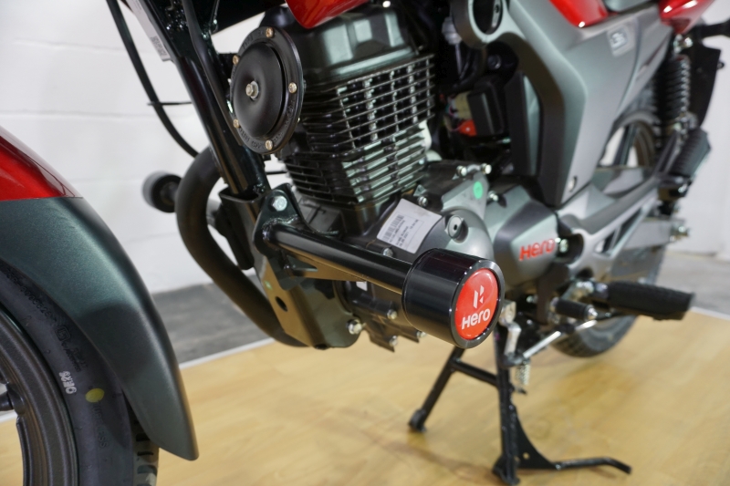 Moto Hero Hunk 150 i3s + Baul de Regalo