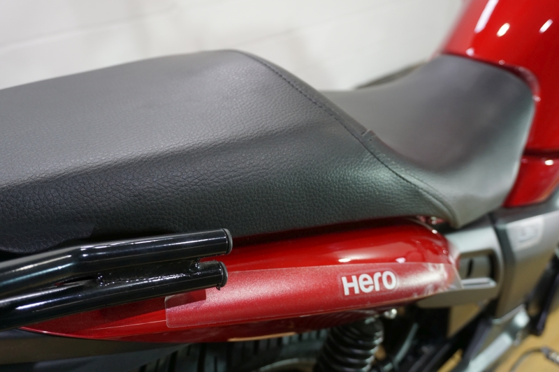 Moto Hero Hunk 150 i3s + Baul de Regalo