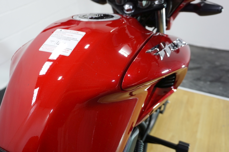 Moto Hero Hunk 150 i3s + Baul de Regalo OFERTA
