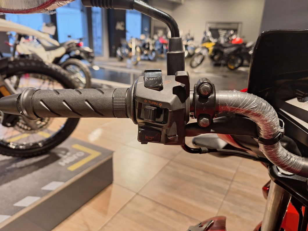 Moto Hero Hunk 150 i3s 