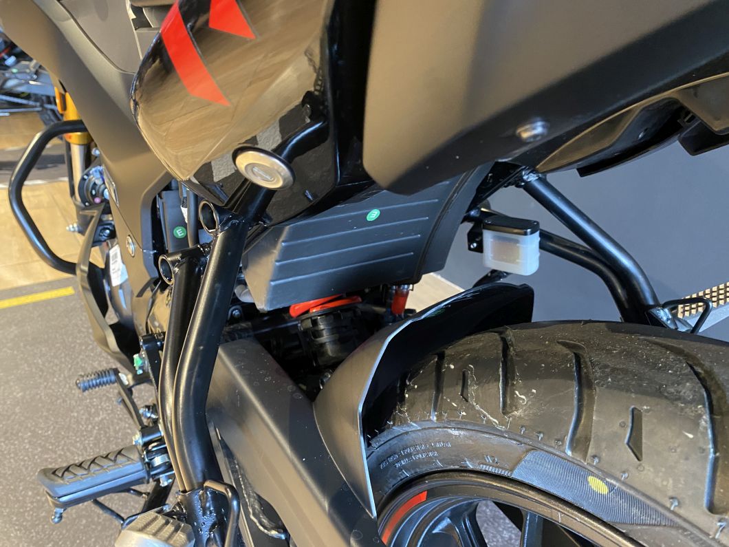 Moto Hero Hunk 160 4v New 2026