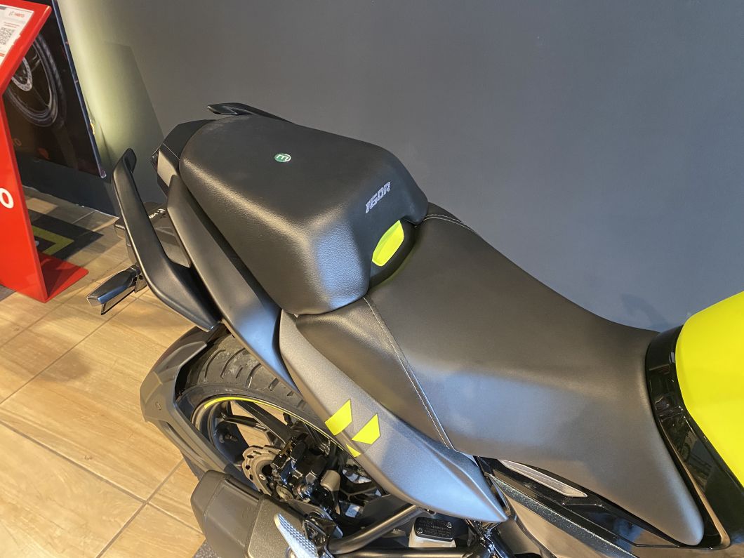 Moto Hero Hunk 160 4v New 2026