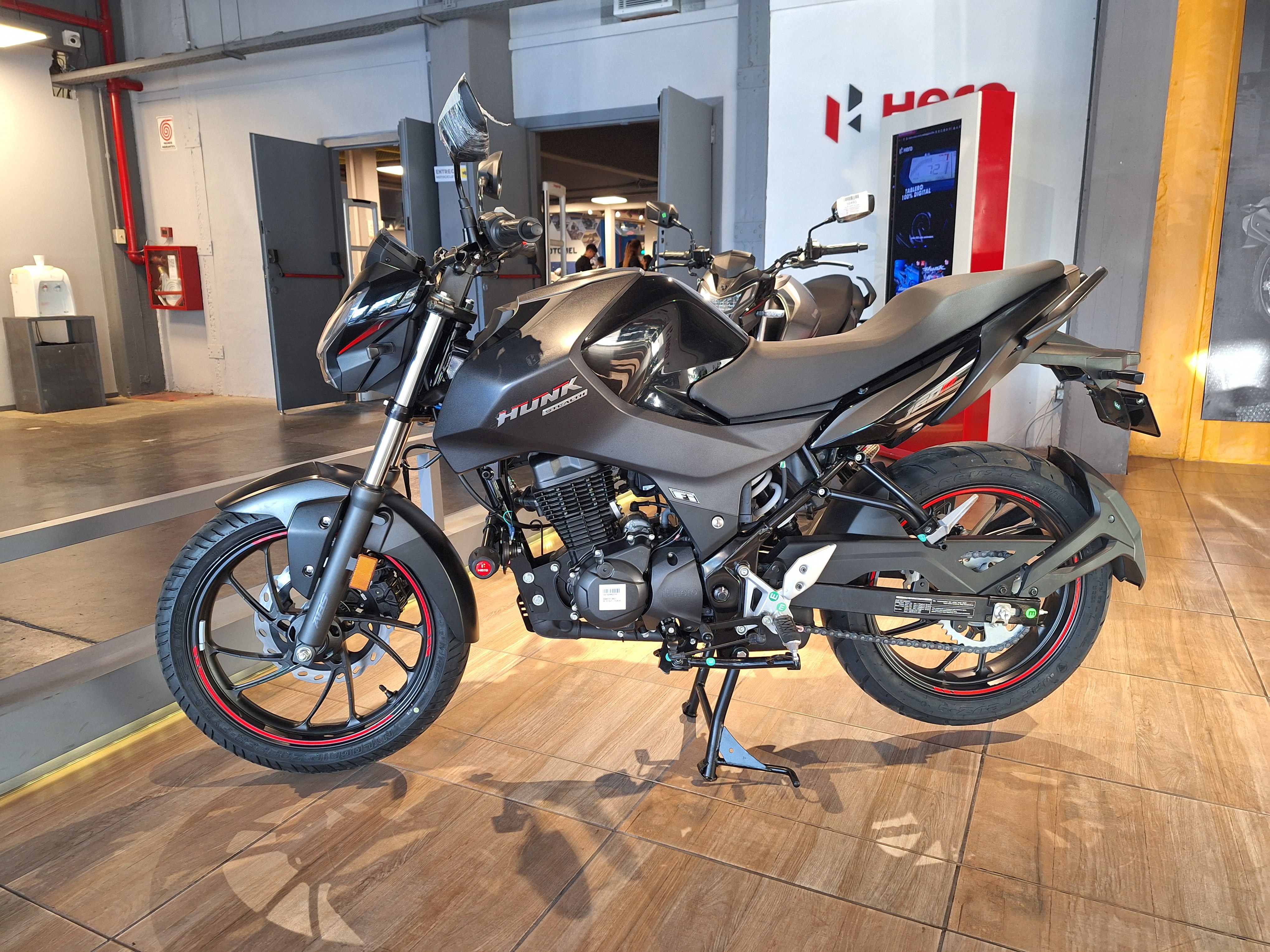 Moto Hero Hunk 160R DD ABS 