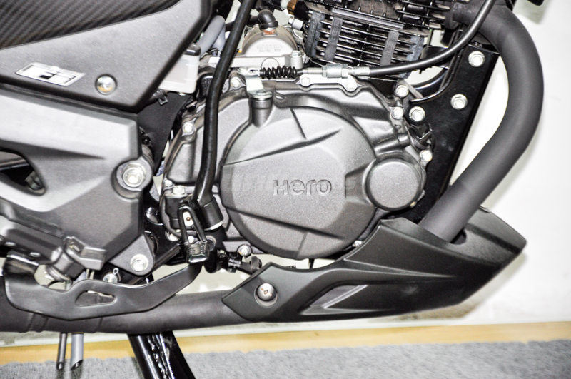 Moto Hero Hunk 190 FI - ABS + Baul de Regalo