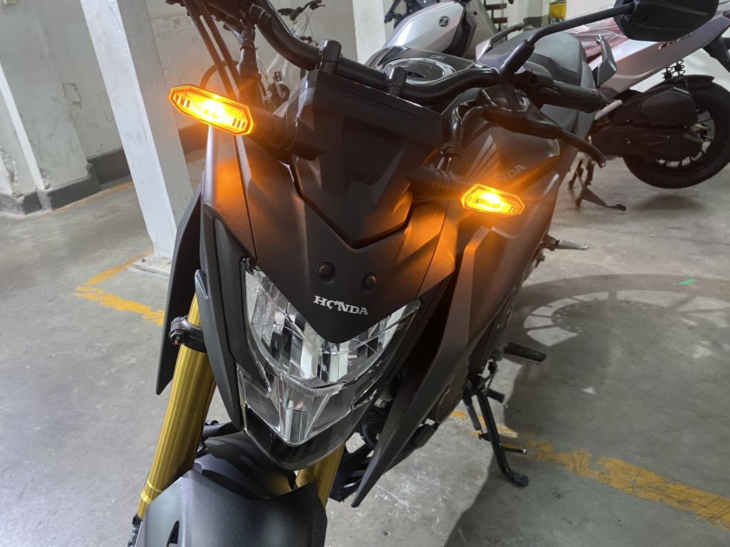 Moto Honda Cb 300 Twister usado 2023 con 8560 km 1M