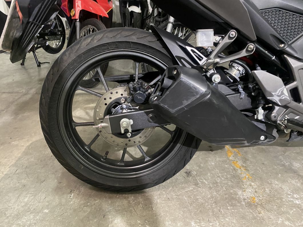 Moto Honda Cb 300 Twister usado 2023 con 8560 km 1M