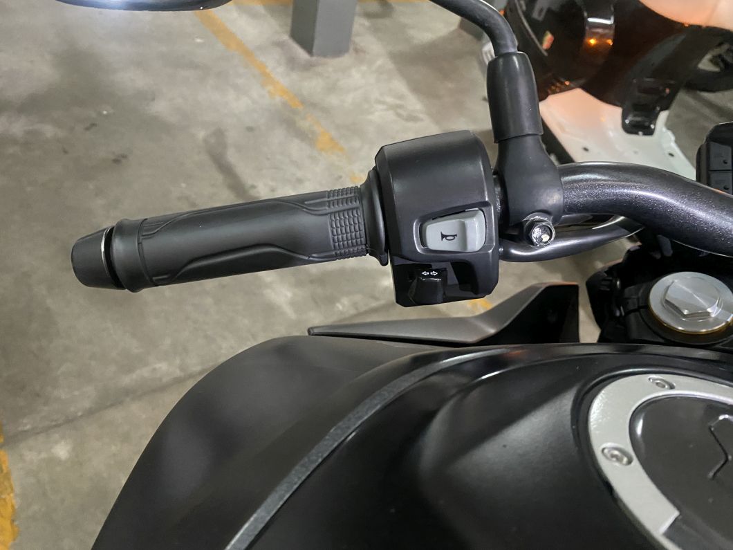 Moto Honda Cb 300 Twister usado 2023 con 8560 km 1M