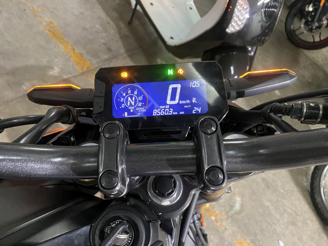 Moto Honda Cb 300 Twister usado 2023 con 8560 km 1M