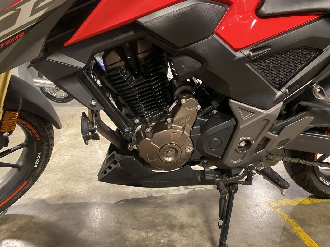 Moto Honda Cb 300 Twister usado 2024 con 3548 km 1M