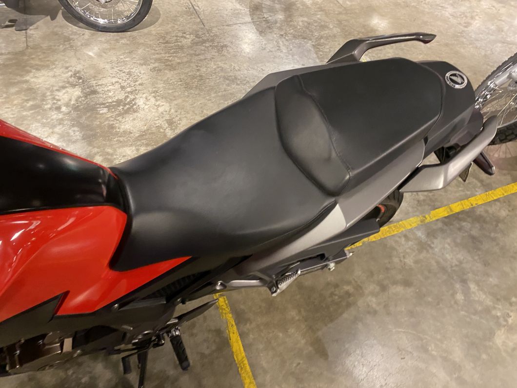 Moto Honda Cb 300 Twister usado 2024 con 3548 km 1M