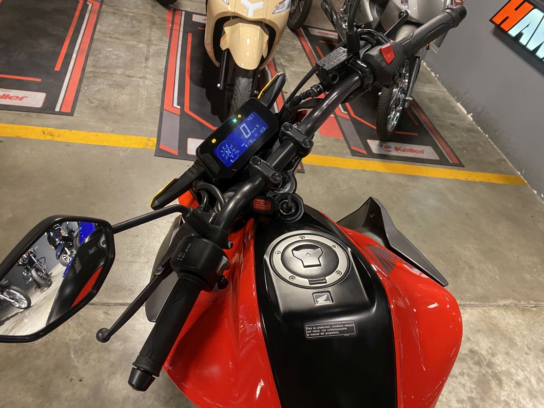 Moto Honda Cb 300 Twister usado 2024 con 3548 km 1M