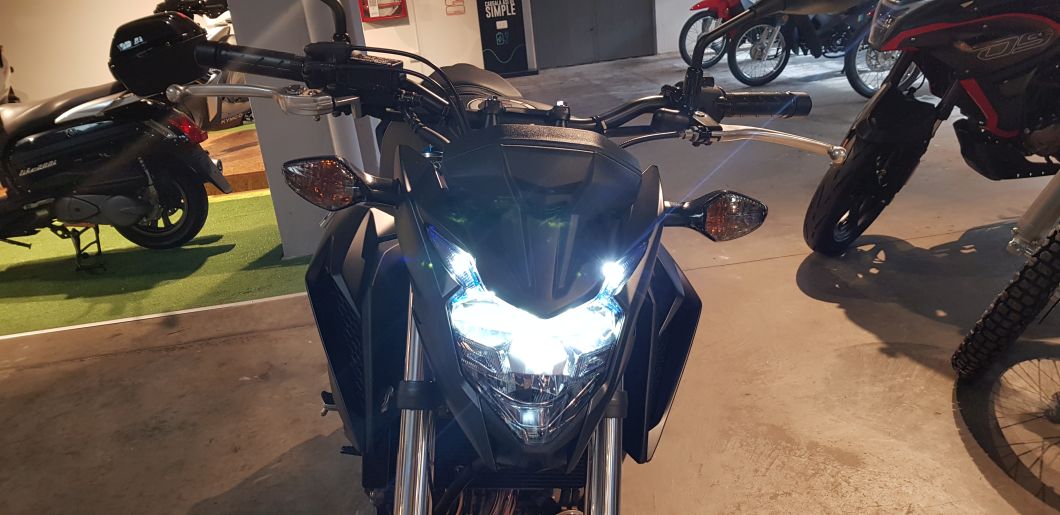 Moto Honda CB 500 F usado 2019 con 2000km 