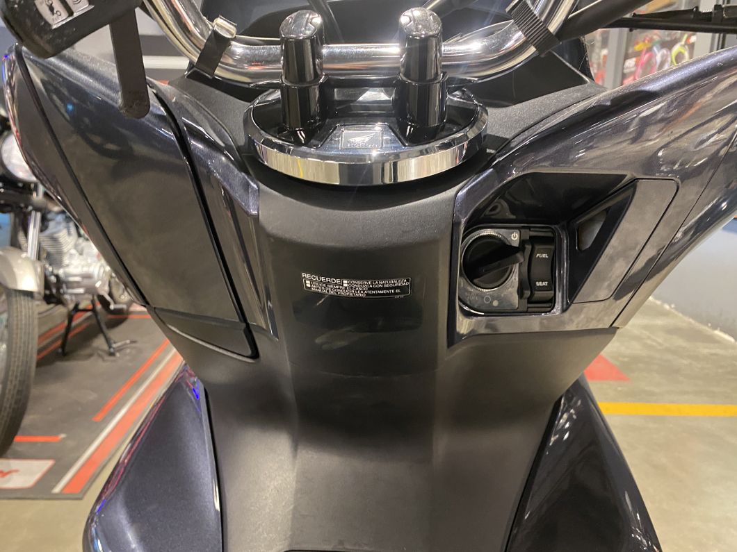 Moto Honda Pcx 150 usado 2020 con 4500 km 1M