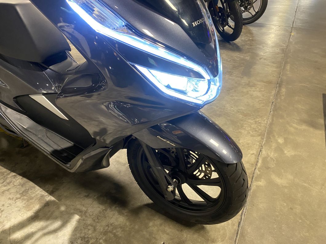 Moto Honda Pcx 150 usado 2020 con 4500 km 1M