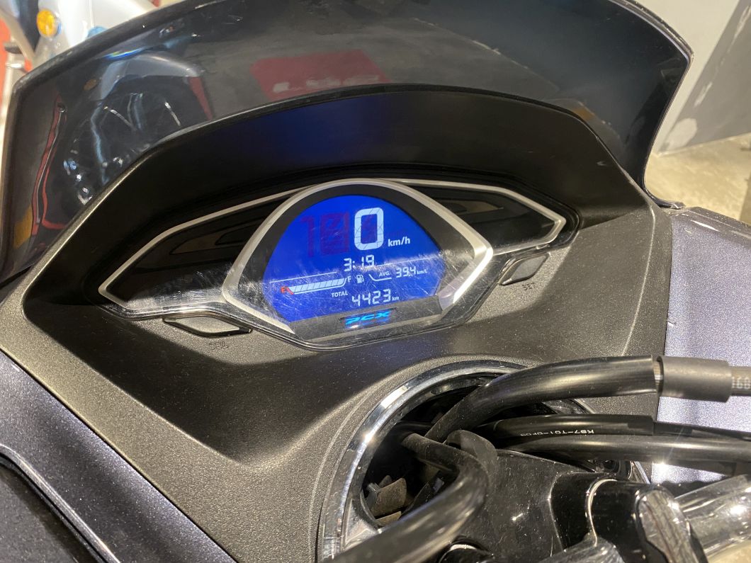 Moto Honda Pcx 150 usado 2020 con 4500 km 1M