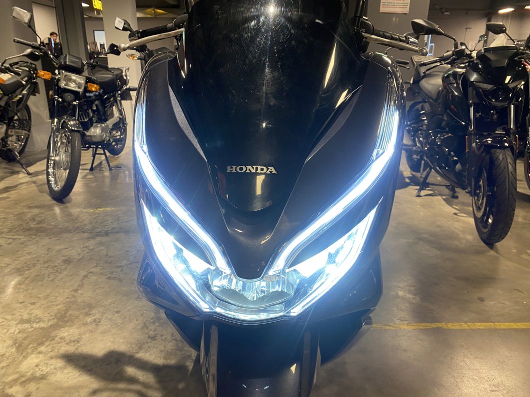 Moto Honda Pcx 150 usado 2020 con 4500 km 1M