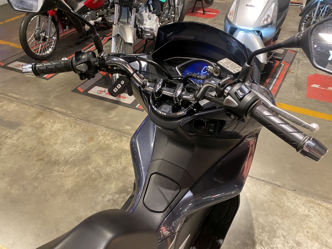 Moto Honda Pcx 150 usado 2020 con 4500 km 1M