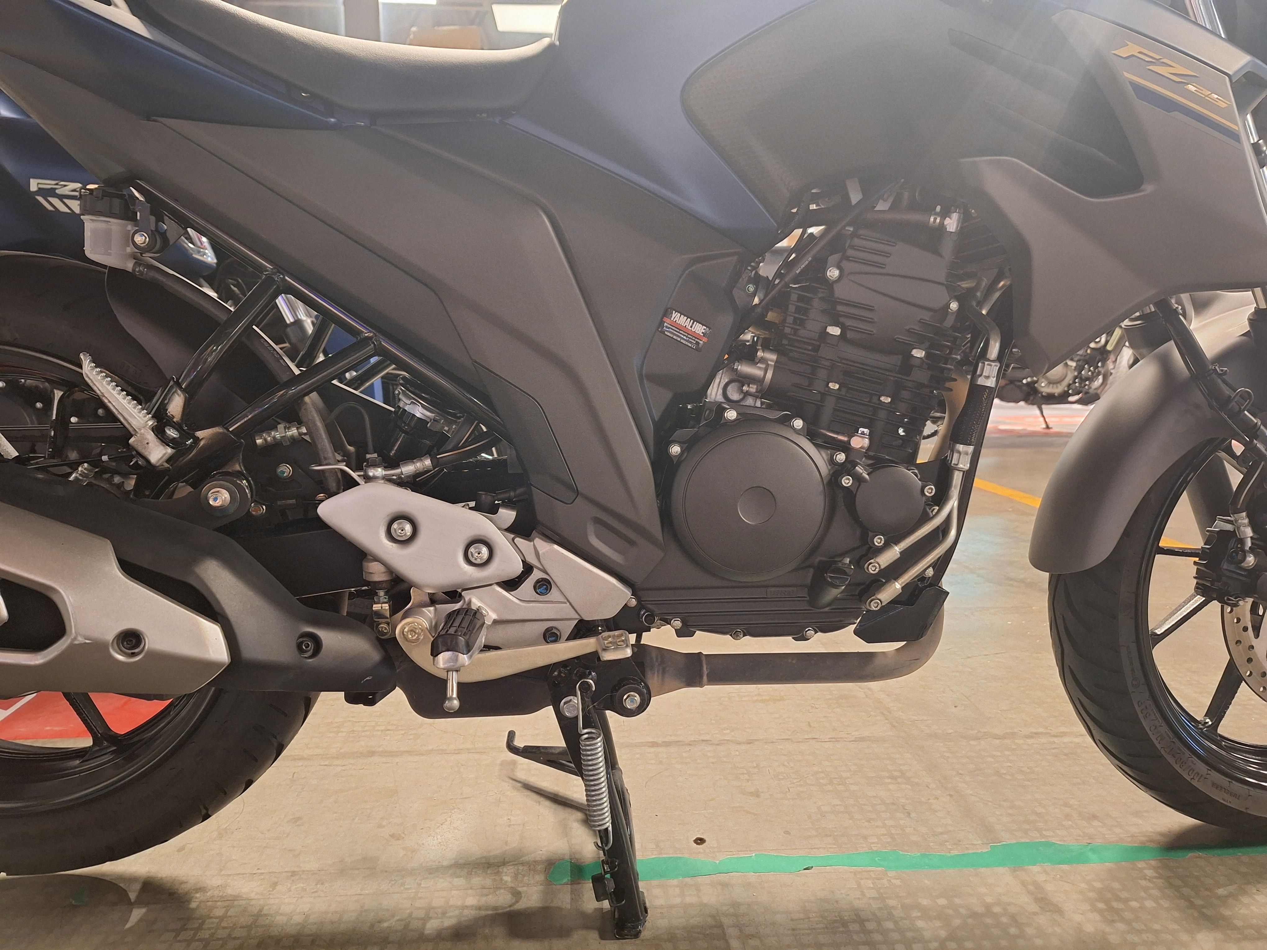 Moto Yamaha FZ25 ABS usado 2024 con 4800km int 46497 1M