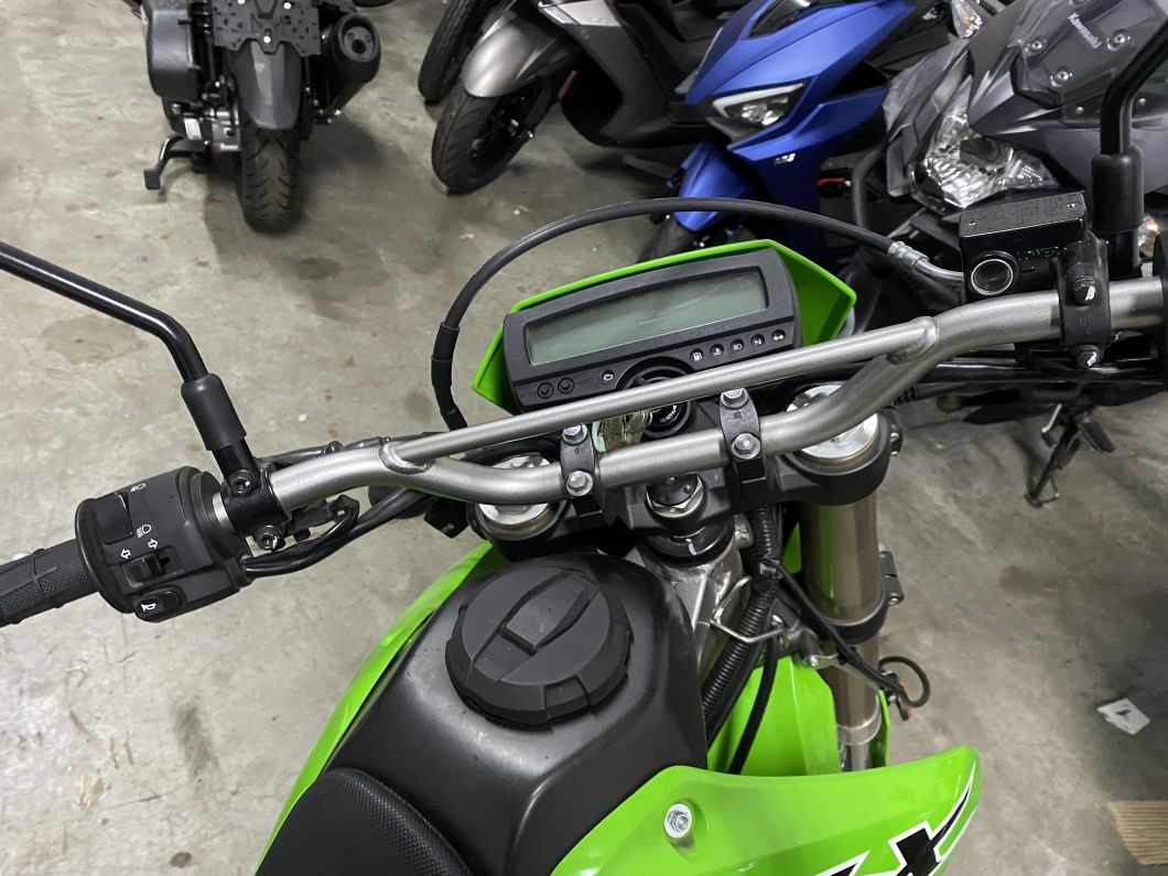 Moto Kawasaki Klx 300 usado 2025 con 880 km 1M