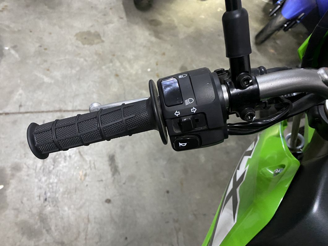 Moto Kawasaki Klx 300 usado 2025 con 880 km 1M