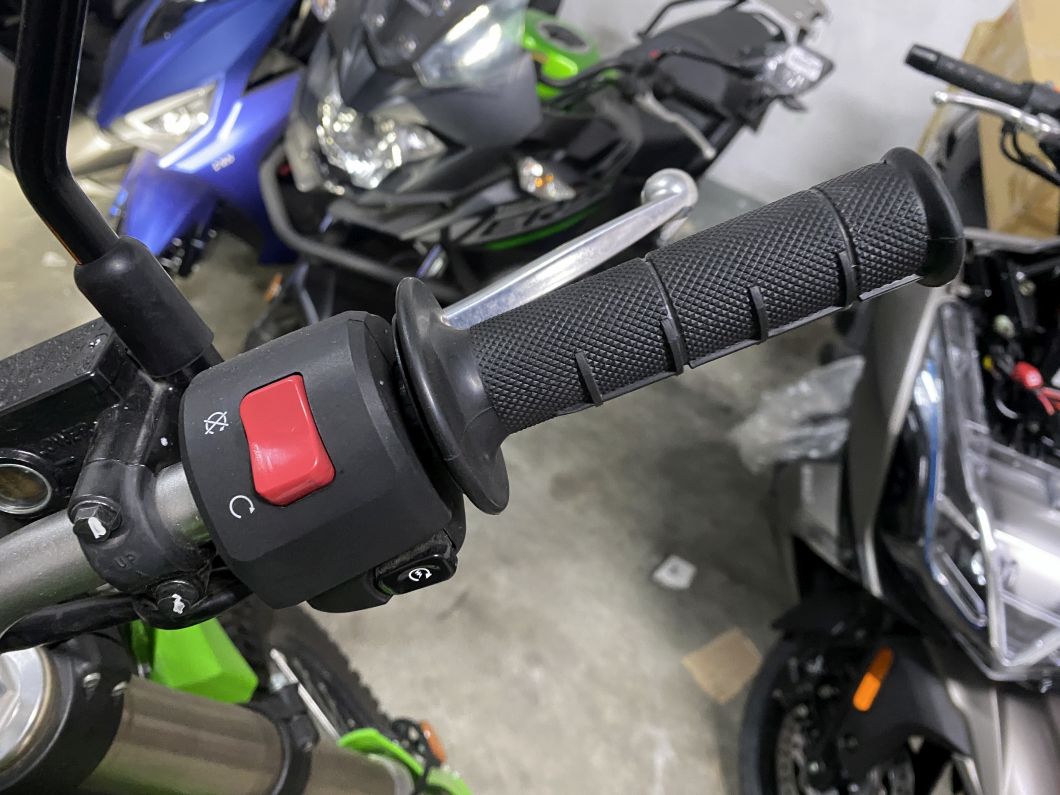 Moto Kawasaki Klx 300 usado 2025 con 880 km 1M