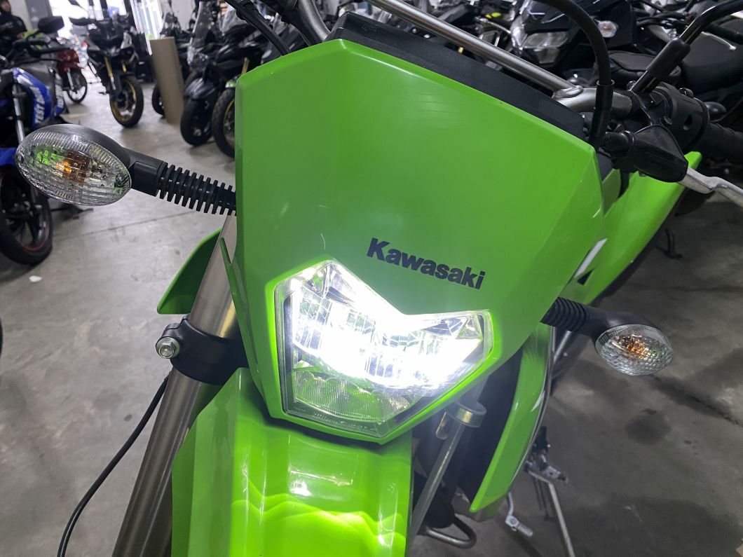 Moto Kawasaki Klx 300 usado 2025 con 880 km 1M