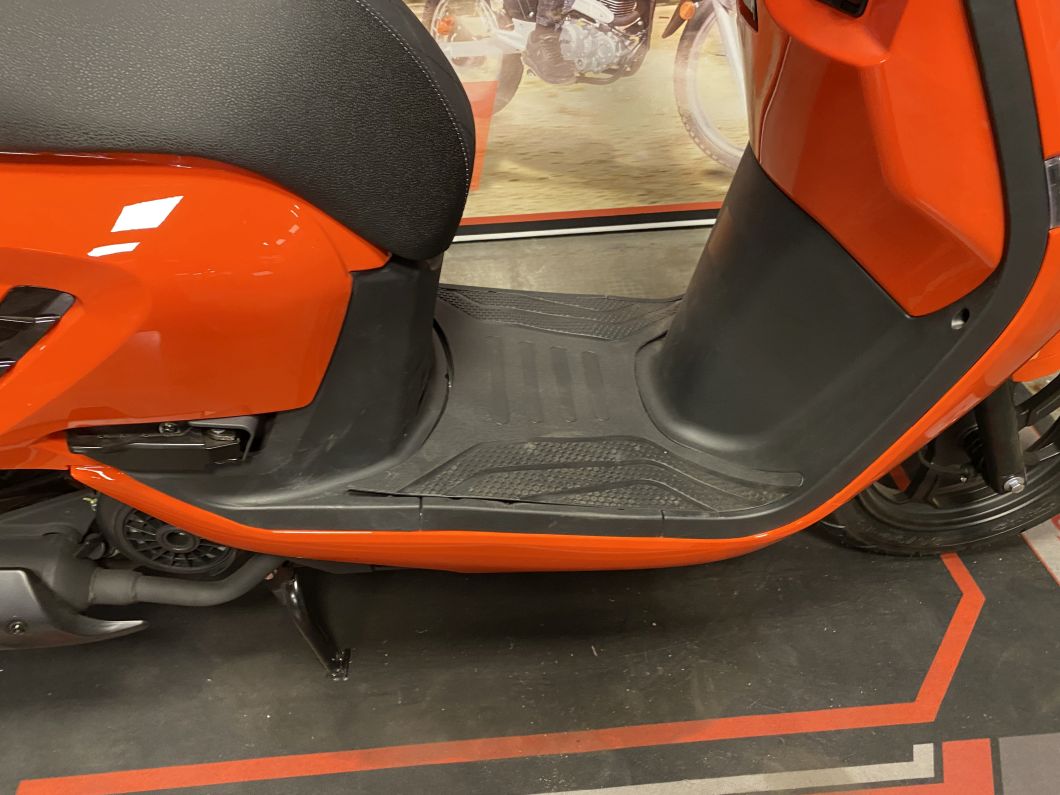 Moto Keller Exotic 150 Scooter