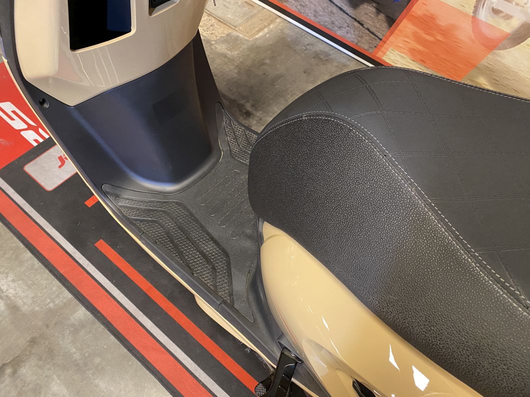 Moto Keller Exotic 150 Scooter