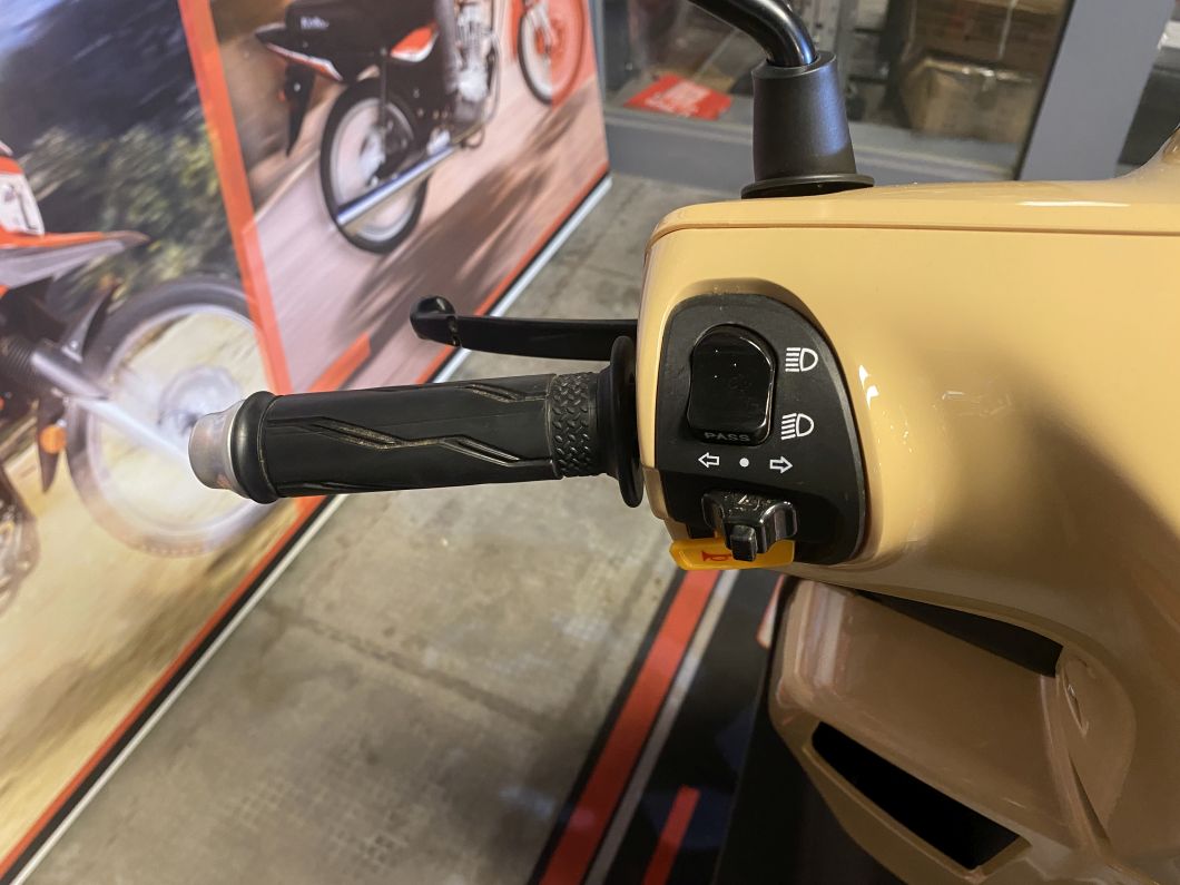 Moto Keller Exotic 150 Scooter