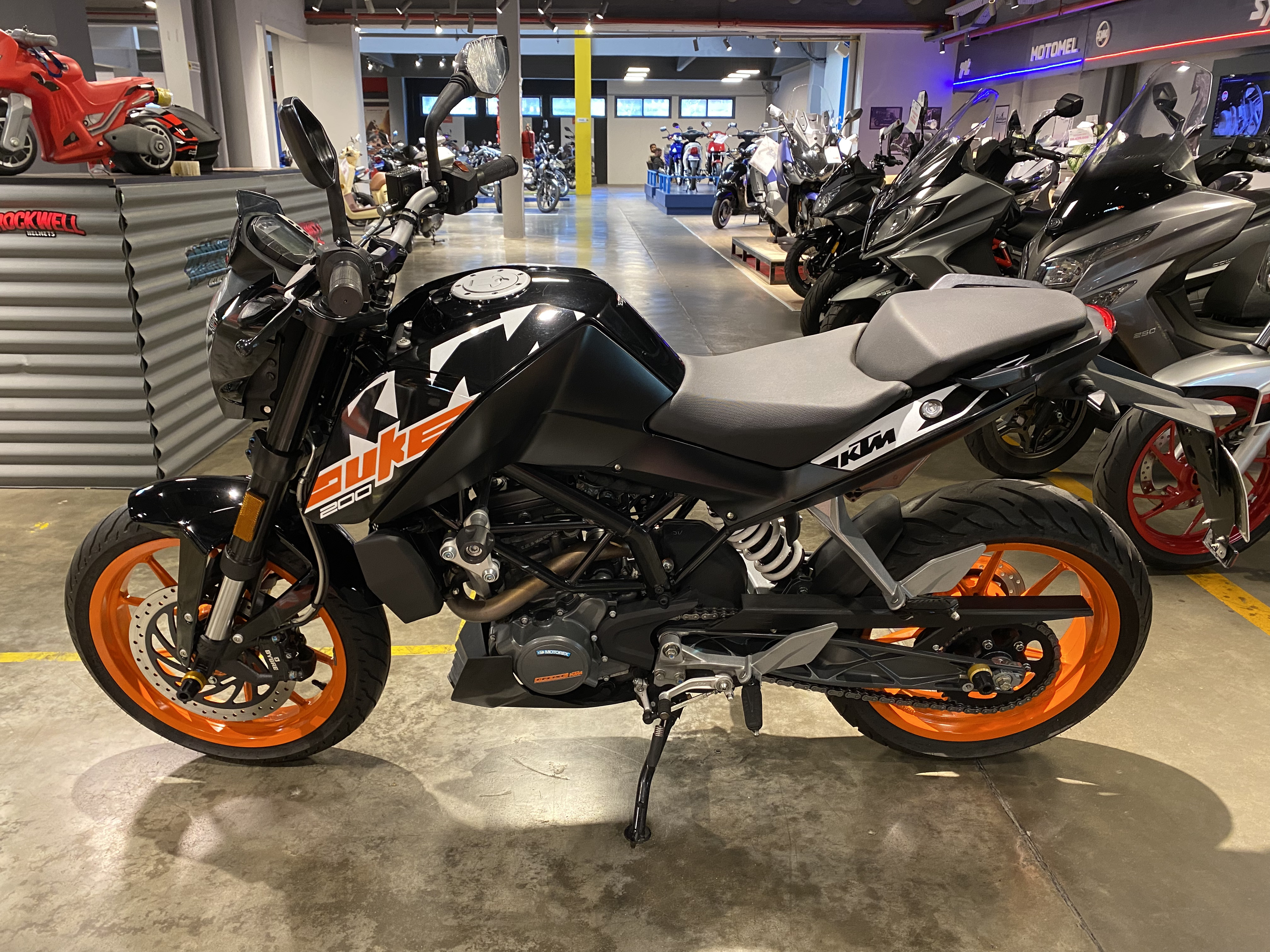 Moto Ktm Duke 200 usado 2022 con 7500km