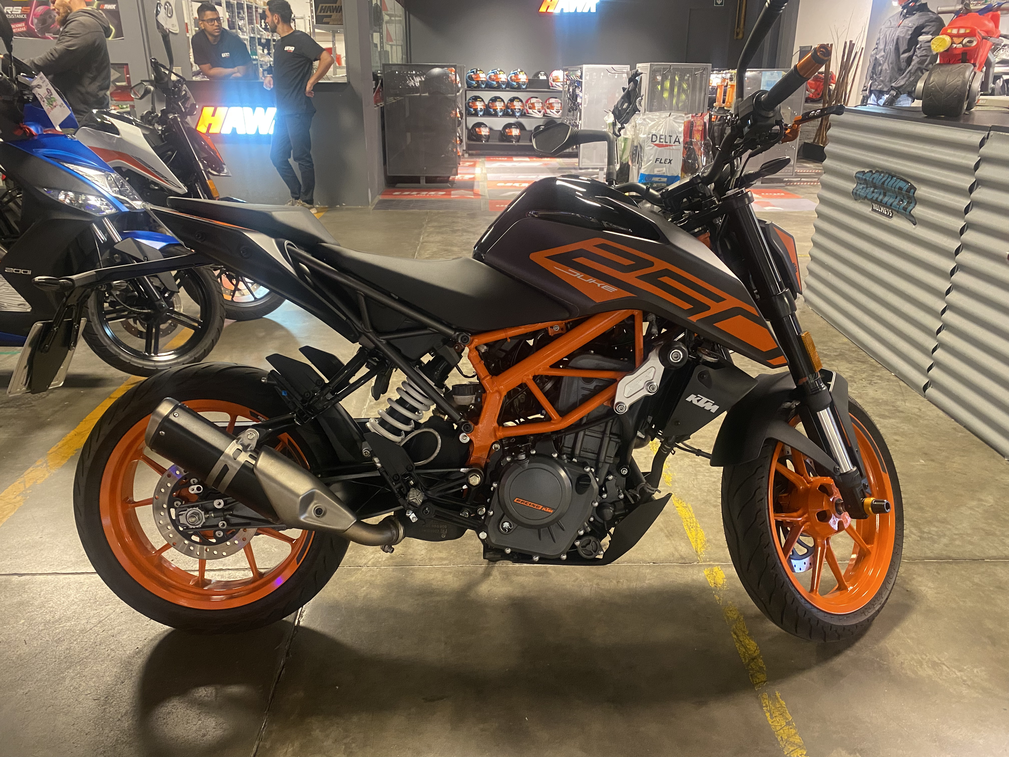 Moto Ktm Duke 250 usado 2023 con 1200km 