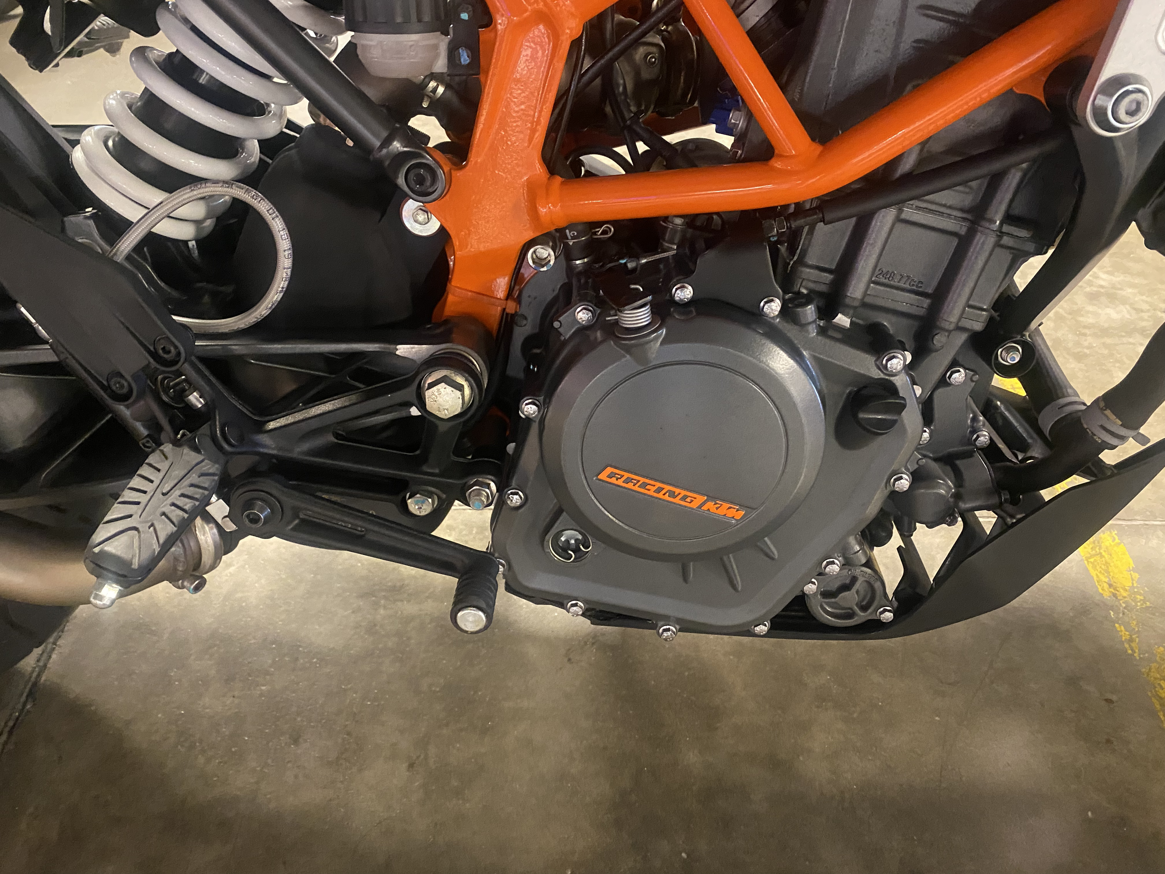 Moto Ktm Duke 250 usado 2023 con 1200km 
