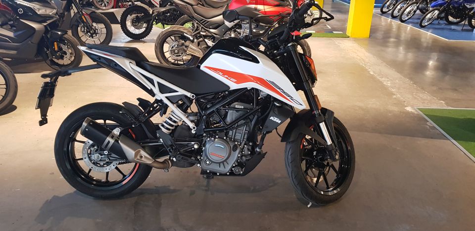 Moto Ktm DUKE 390 usado 2023 con 3800km int 47018