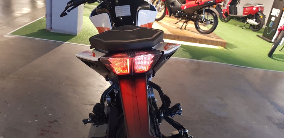 Moto Ktm DUKE 390 usado 2023 con 3800km int 47018