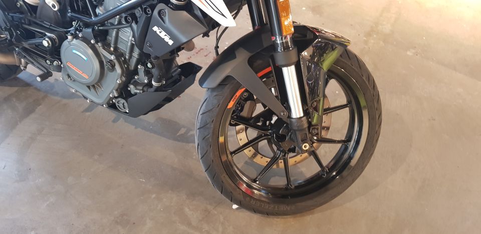 Moto Ktm DUKE 390 usado 2023 con 3800km int 47018