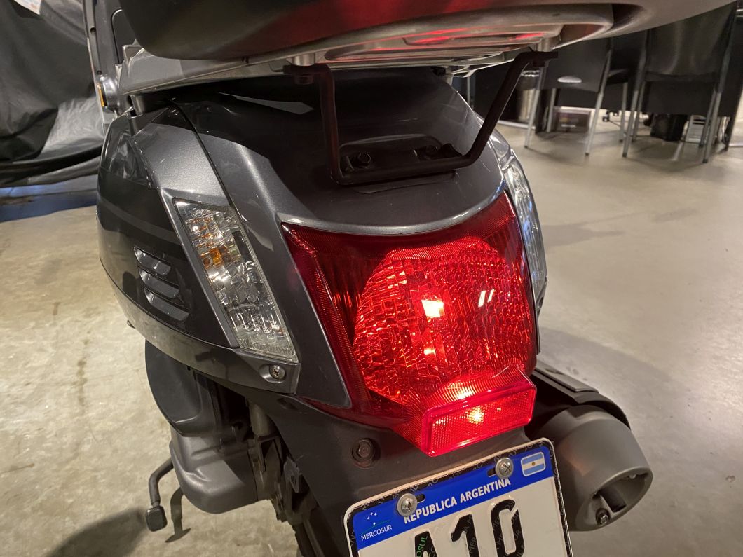 Moto Kymco Like 200 usado 2018 con 9100 km 1M