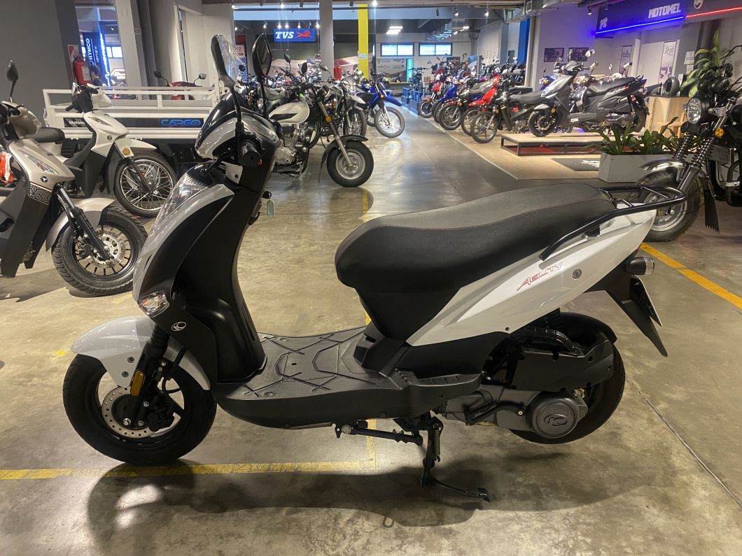 Moto Kymco Agility 125 usado 2024 con 1953 km 1M